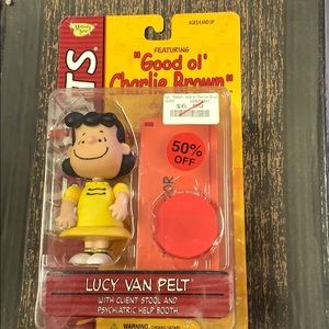NEW Peanuts Lucy Figure and Psychiatrist Booth Ceramic Salt and Pepper Set